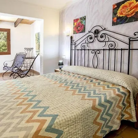 Traditional Near For 4 People By Renthousing Semesterbostad Pollença